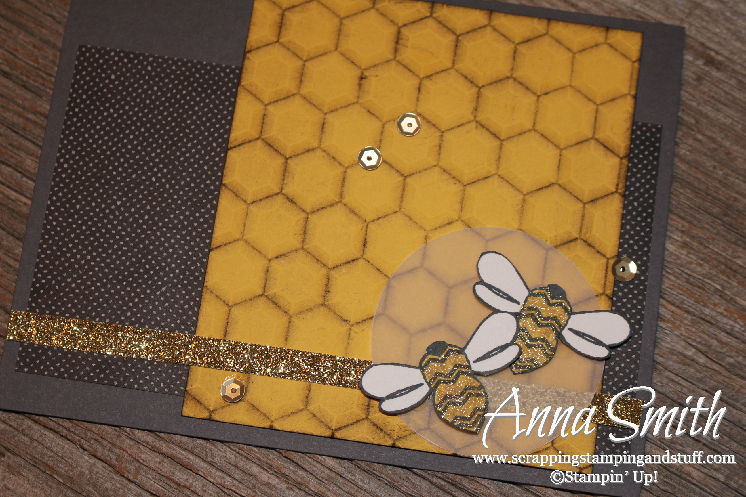 Birthday bee card idea made with Stampin' Up! Pun Intended stamp set and Hexagons embossing folder - Annual catalog 2016-2017