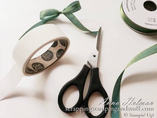 Learn how to tie a bow for cards - 10 tips for tying a perfect bow every time!