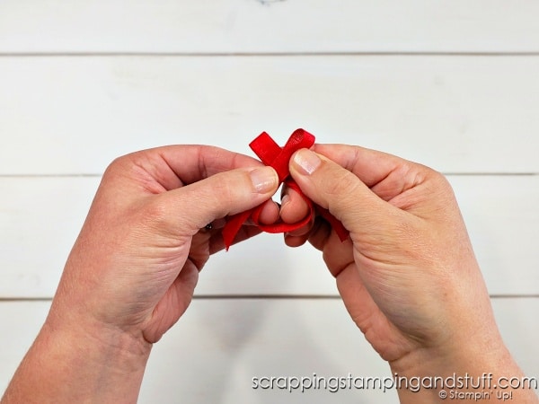 Use this simple bow tying hack to create beautiful bows on the first try - no experience needed!