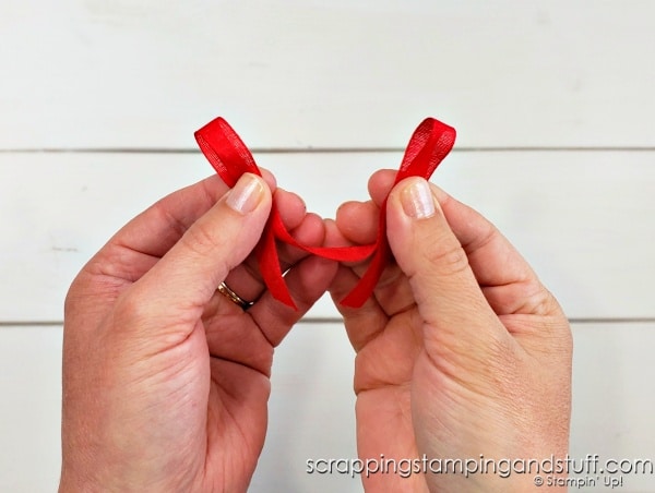 Use this simple bow tying hack to create beautiful bows on the first try - no experience needed!